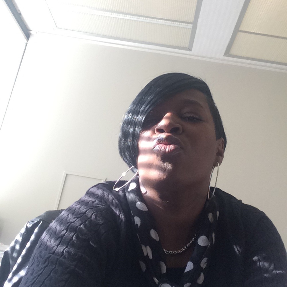 Meet your Posher, Latricia